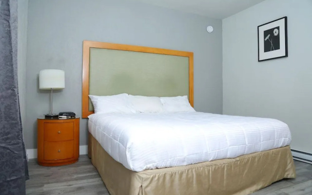 Queensway Court Motel