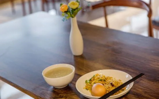 Tonglu Hongqi JC Hotel