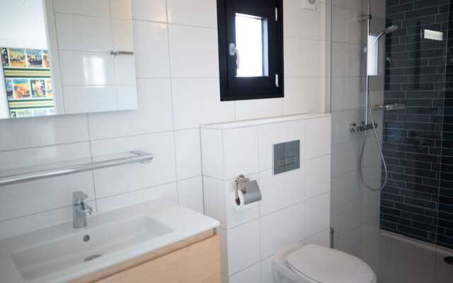 Modern Lodge With two Bathrooms, 100m From the sea