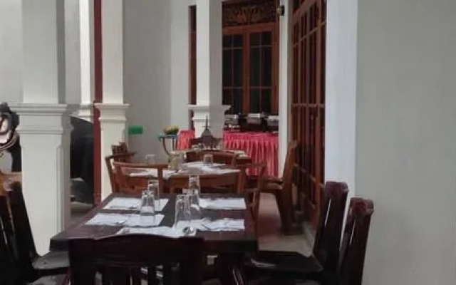 Mahakumara White House Hotel