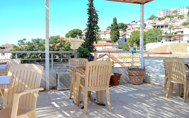 Ayvalık Leya Pansiyon