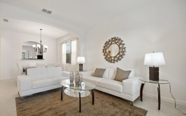 6 bedroom luxury home at Veranda Palms