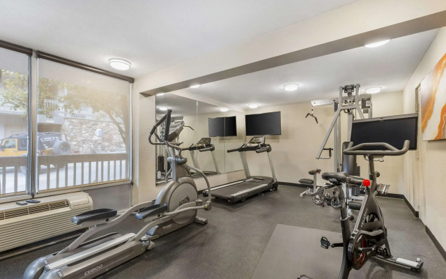 Best Western Plus Landing View Inn & Suites