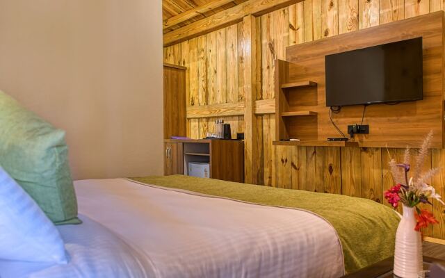 Pumpkin Hotels Corbett, Tusk N Wood