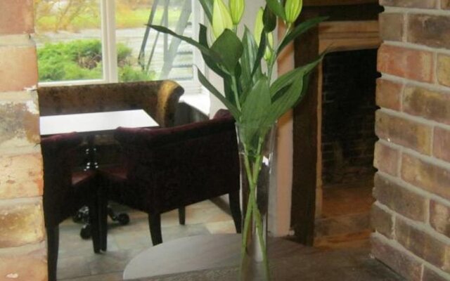 Legacy Rose and Crown Hotel