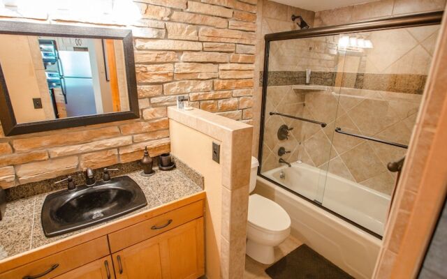 Iron Horse C5083 Studio Bedroom Condo by RedAwning