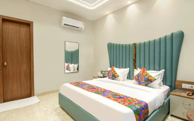 Fabhotel Prime Royal Court