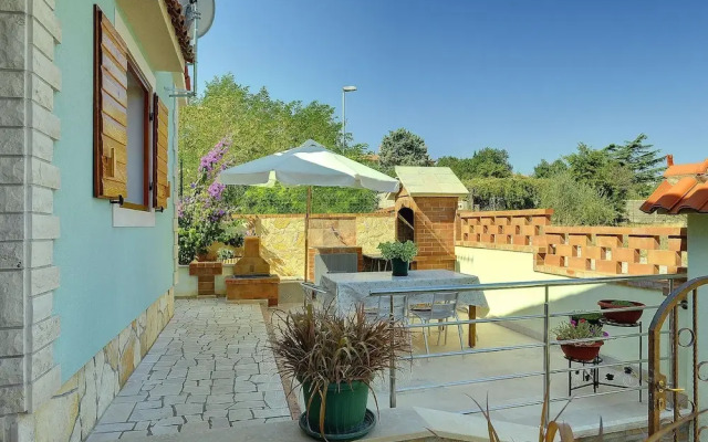 Traditional Holiday Home With Covered Terrace