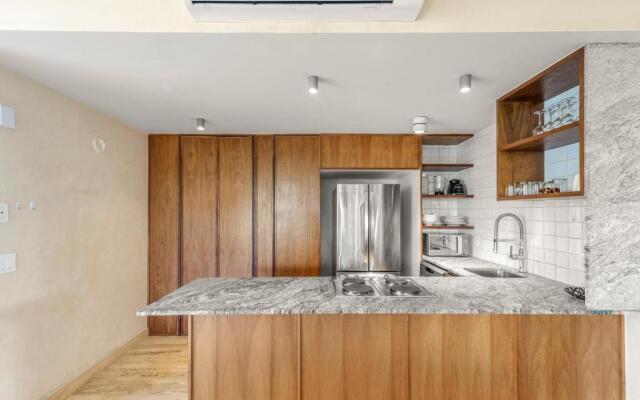 307 Amazing jungle view apartment.