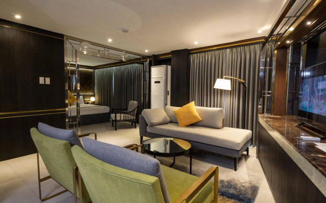 Star Plaza Hotel
