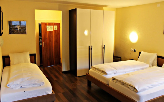 Hotel Goldener Schlüssel – Guest Rooms – Altdorf
