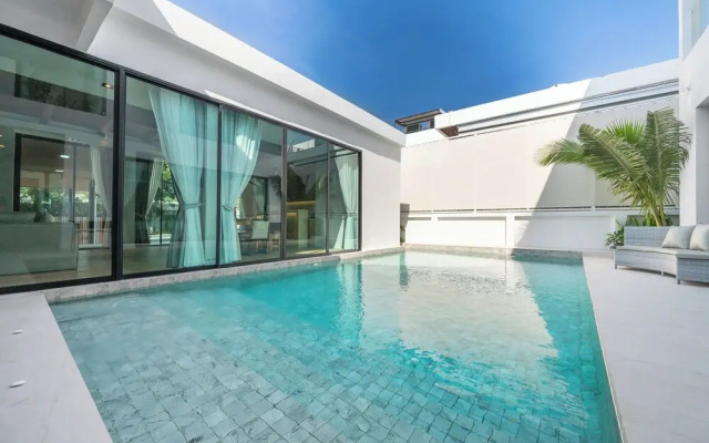 Mövenpick Pool Villa 6BR