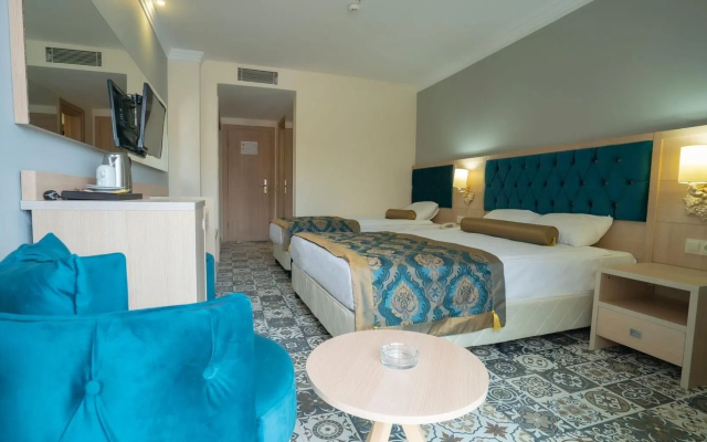 Dream World Palace Hotel