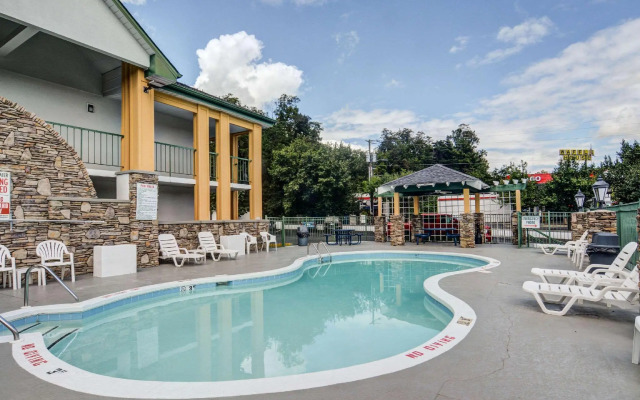 Quality Inn & Suites Biltmore East