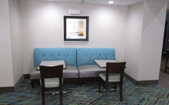 Best Western Golden Prairie Inn & Suites