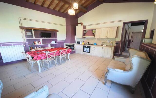 Spoleto-poolside-sleeps-20pool, Jacuzzi, Gardens - Spectacular Grounds
