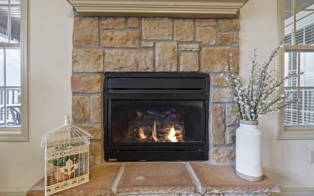 The Gathering Place - Minutes to 61-acre Theme Park