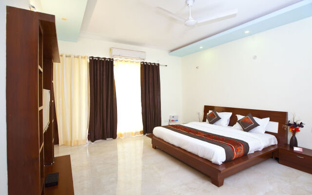 OYO Rooms Huda City Center Market District