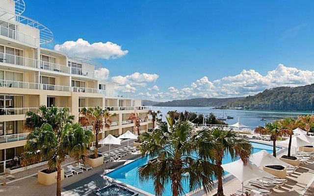 BASE Holidays - Ettalong Beach Premium Apartments