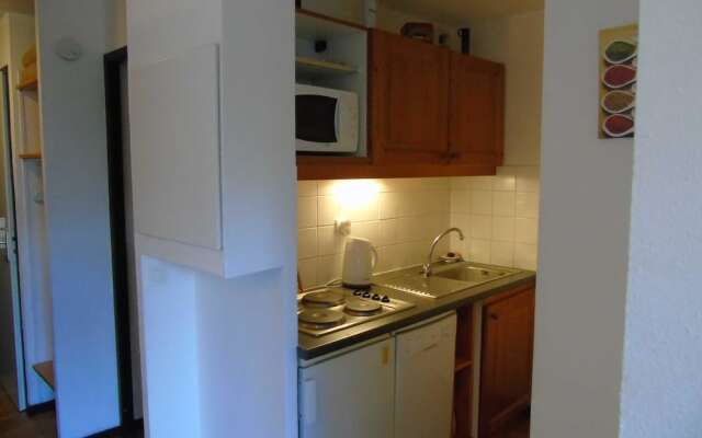 Lou Services Apartment CB69 LSI 001