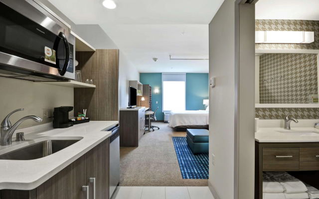 Home2 Suites by Hilton Plymouth, MN