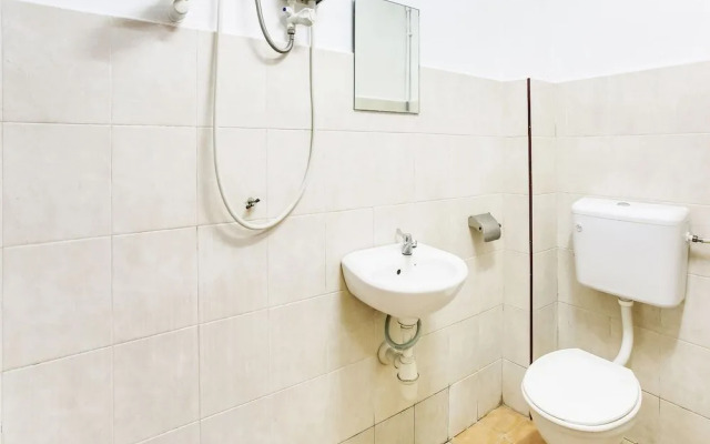 OYO 89615 T Family Hotel