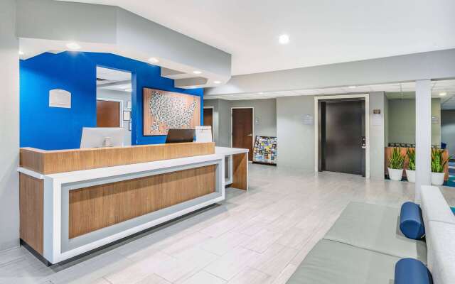 Microtel Inn & Suites by Wyndham Austin Airport