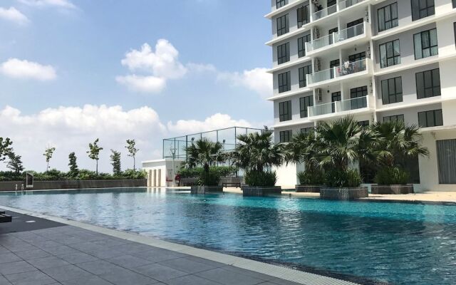 JB Staycation next to Paradigm Mall JB