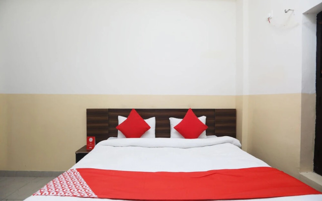 OYO 44000 The Nest - Knowledge Park