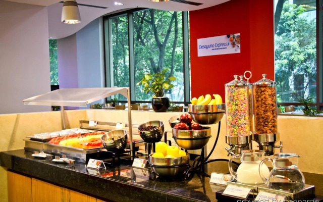 Holiday Inn Express Mexico Reforma by IHG