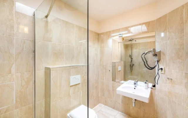 Templová 7 - Old Town Large Apartment with Terrace