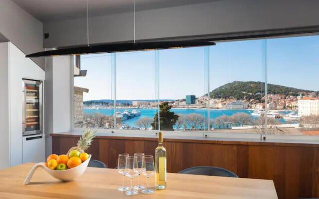 New luxury apartment Bacvice