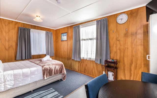Motutere Bay Top 10 Holiday Park