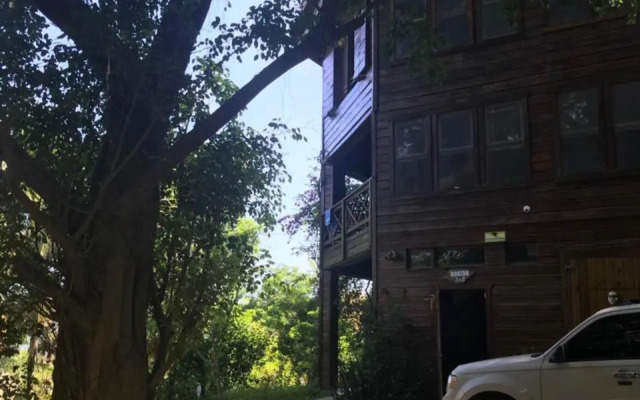 Roatan Bed & Breakfast Apartments