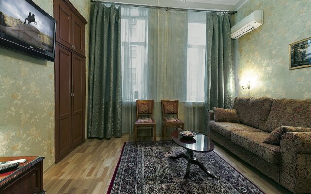 Friends apartment on Vosstaniya