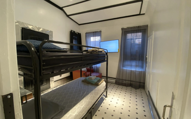 Stylish 4 bedroom home near Philadelphia