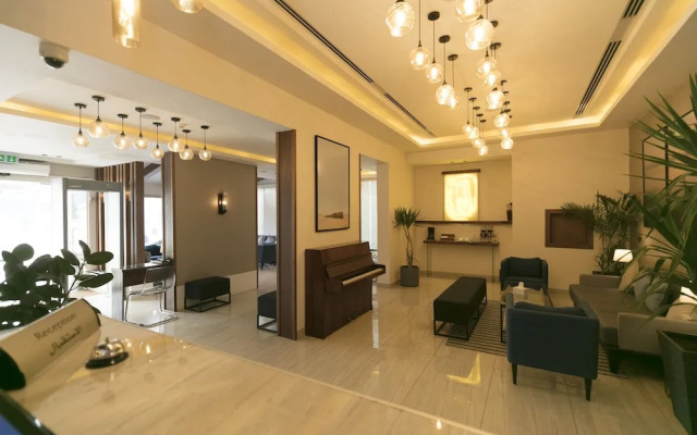 Yellow Rose Hotel