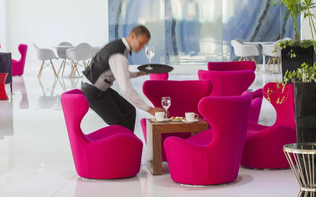 King Evelthon Beach Hotel & Resort