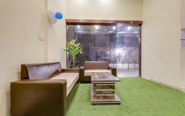 OYO 77970 Hotel Sangam