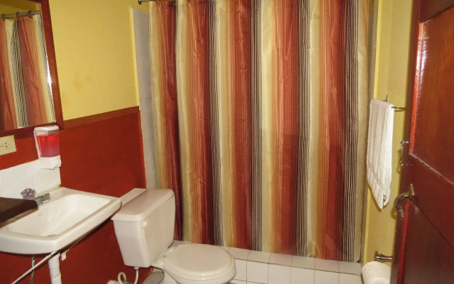 Sky Flower Hotel Belmopan / El Rey Hotel