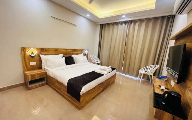 The Lodgers Luxury1BHK Service Apartment