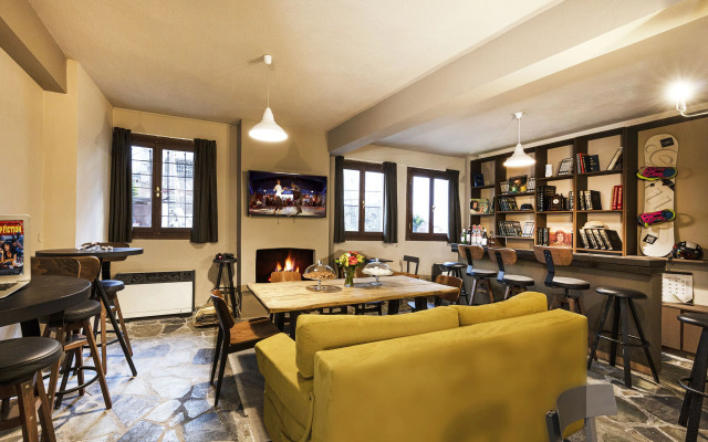 Stone Suites by White Hills