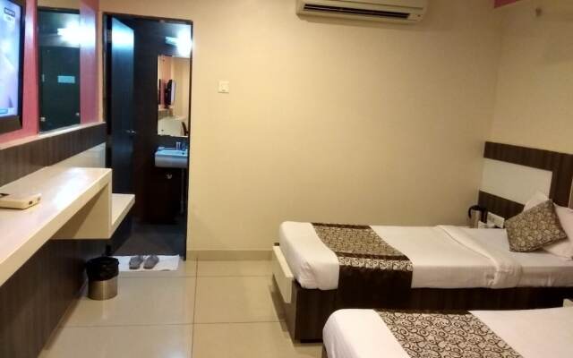 JK Rooms 121 Hotel Shaheen International