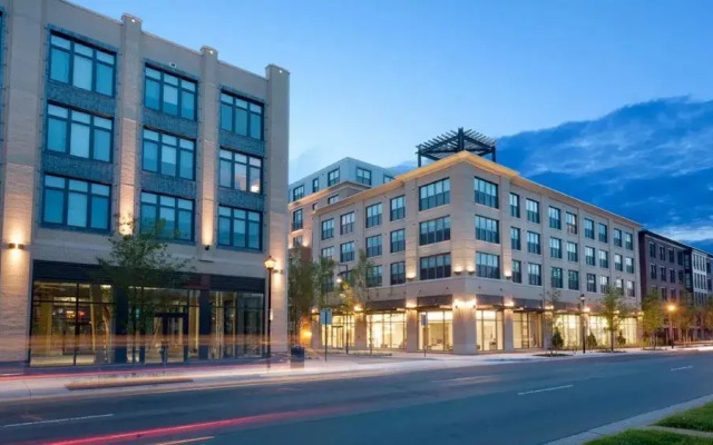 Riverside Suites