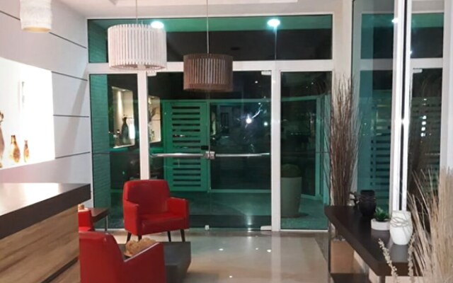 2 Qtos Predio Novo em Cabo Frio