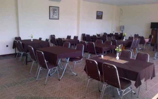 OYO 557 Hotel Prima Asri 153