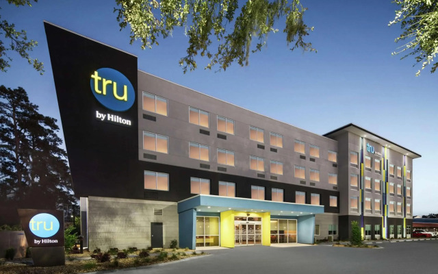 Tru by Hilton Savannah Midtown, GA