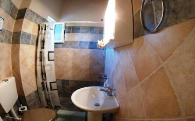 4 Seasons Beach Suites near Airport