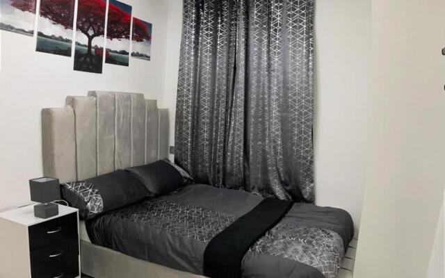 3 Bedroom Whalley Aparthotel