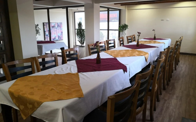 Hotel Mezzanine